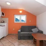 Apartment Apartments By The Sea Pisak, Omis - 7520