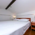 Apartments By The Sea Pisak, Omis - 7520