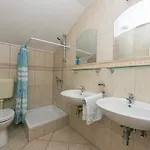 Apartments By The Sea Pisak, Omis - 7520 Apartment Mimice