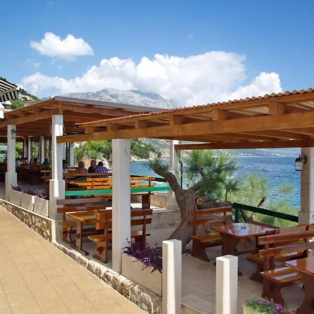 Apartments By The Sea Pisak, Omis - 7520 Apartment Mimice