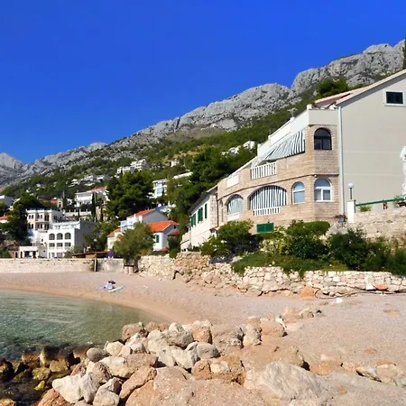 Apartment Apartments By The Sea Pisak, Omis - 7520 *